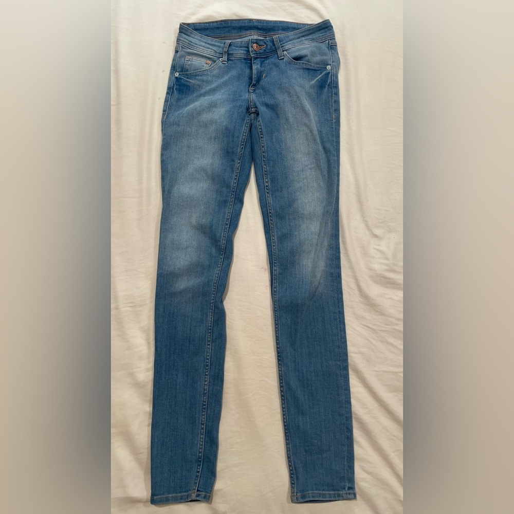 H&M - super skinny low waist jeans